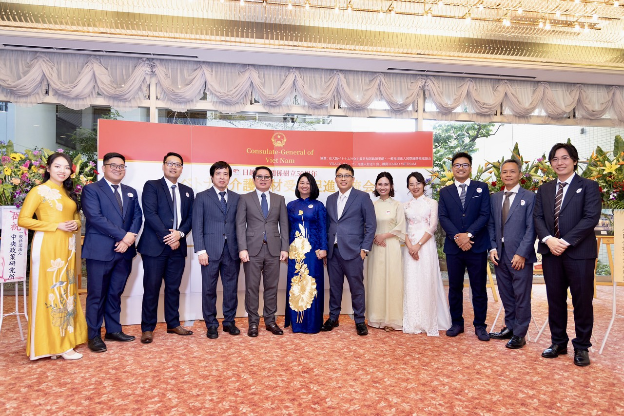 hoi-nhi-xuc-tien-nhan-luc-cham-soc-dieu-duong-viet-nhat-11