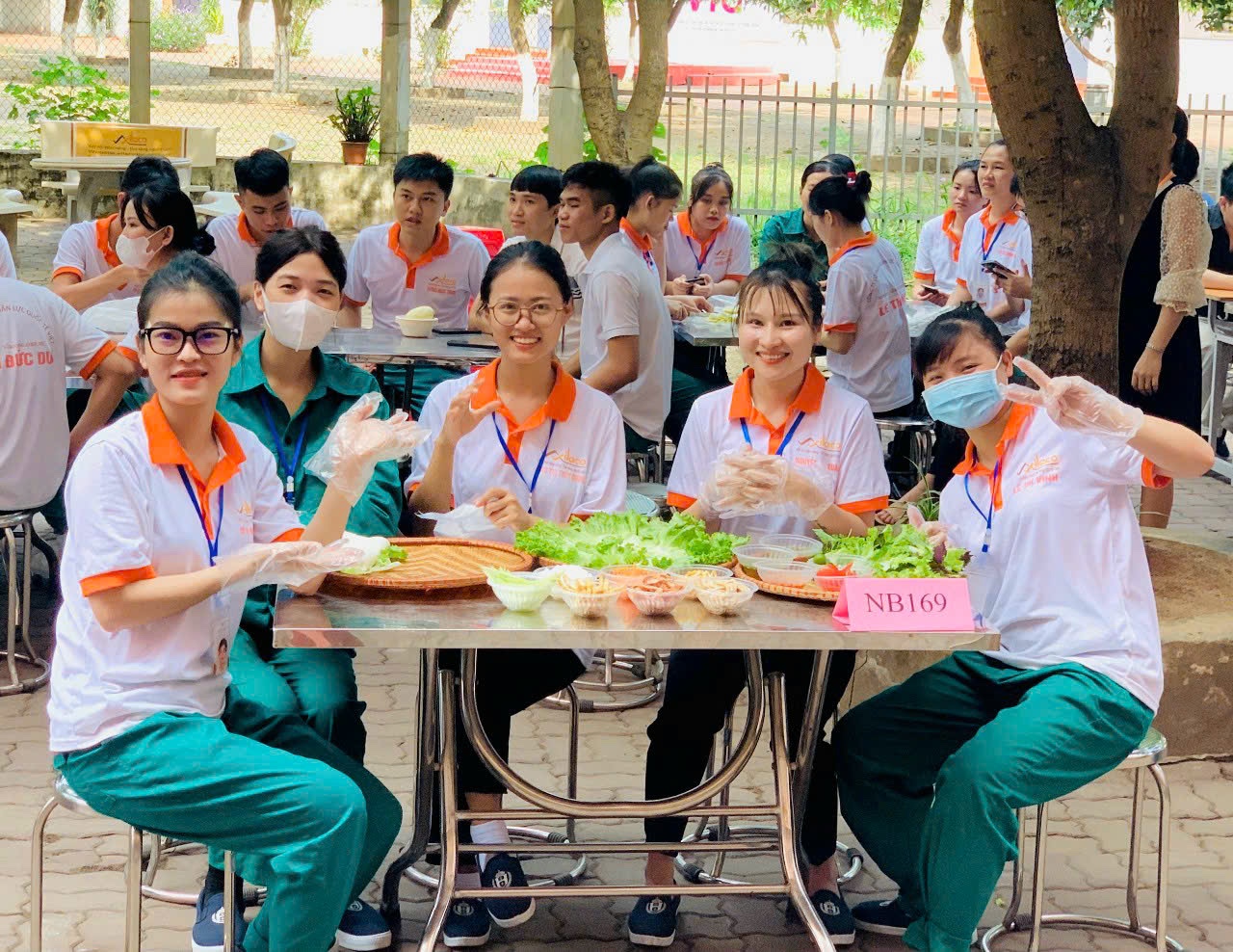 hoi-thi-kheo-tay-hay-lam1