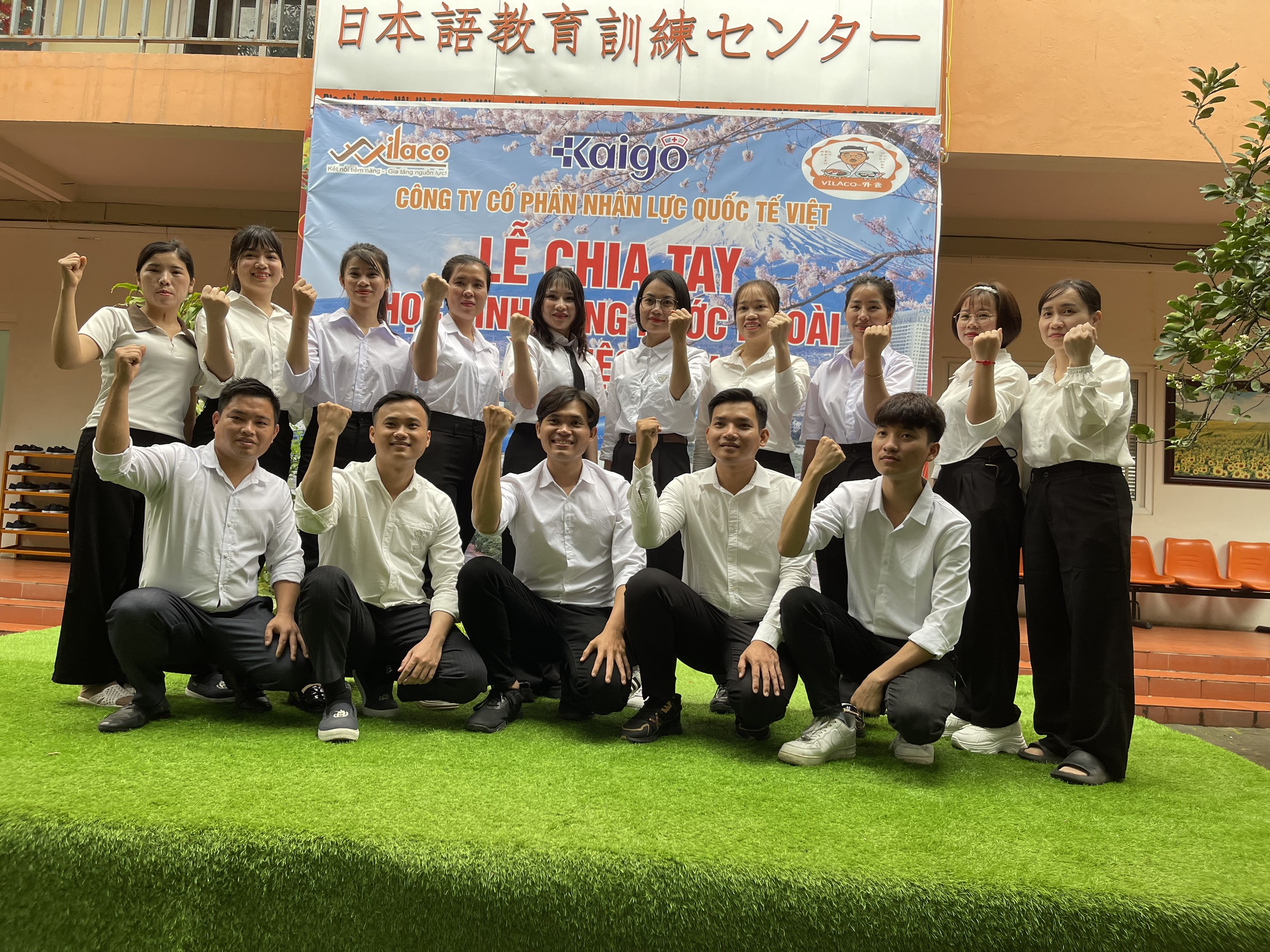 le-chia-tay-hoc-vien-xuat-canh-3 le-chia-tay-hoc-vien-sap-xuat-canh